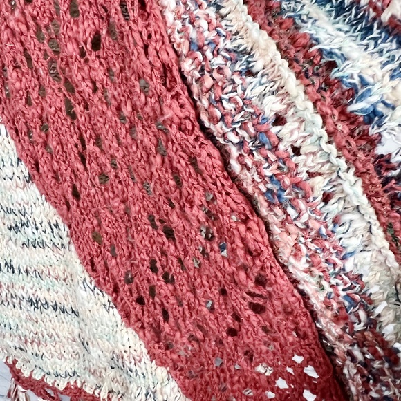 Gimmicks BKE Red Knitted Tassel Vest Small - Picture 5 of 6